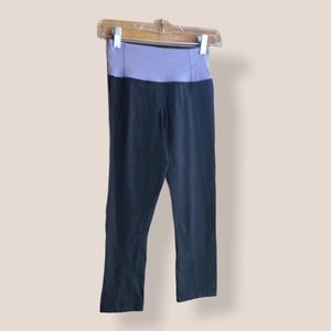 Lululemon gray leggings lavender waistband size 2